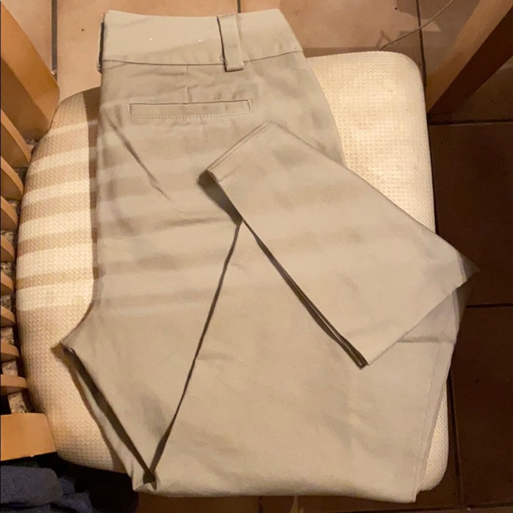 Gap stretch curvey khaki ankle length trouser